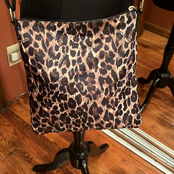 NWOT Victoria’s Secret Leopard Print Bag & Wallet Set - Picture 10 of 15